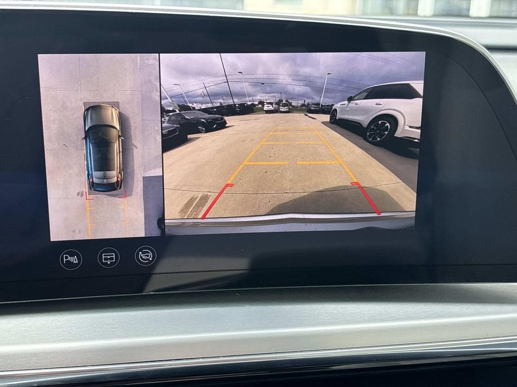 2024 Cadillac LYRIQ Luxury 1