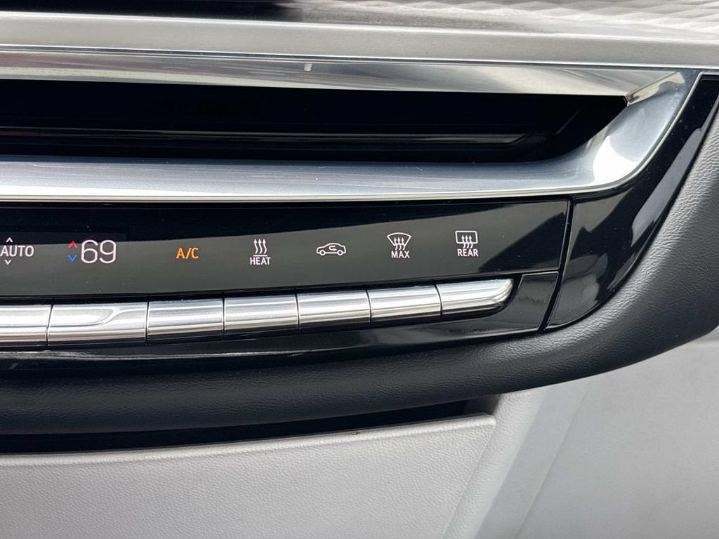 2024 Cadillac LYRIQ Luxury 1