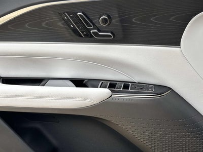 2024 Cadillac LYRIQ Luxury 1