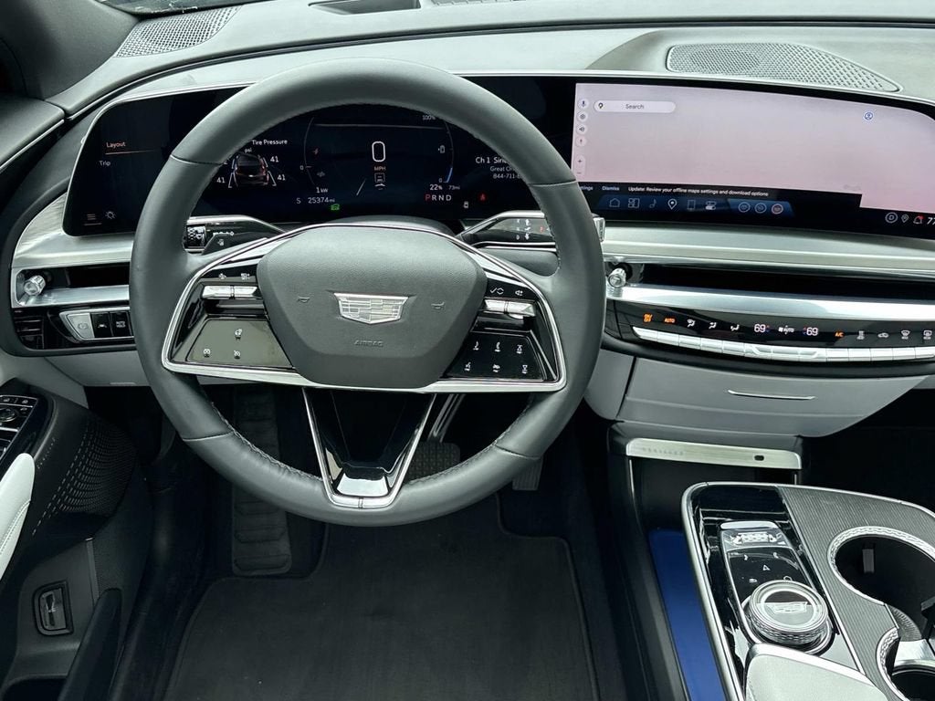 2024 Cadillac LYRIQ Luxury 1