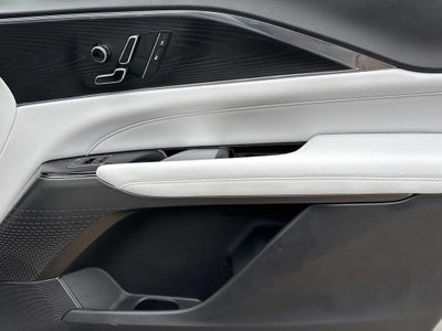2024 Cadillac LYRIQ Luxury 1