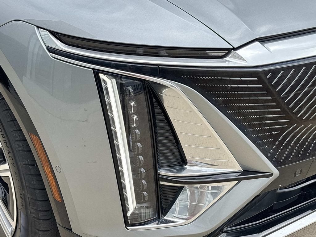 2024 Cadillac LYRIQ Luxury 1