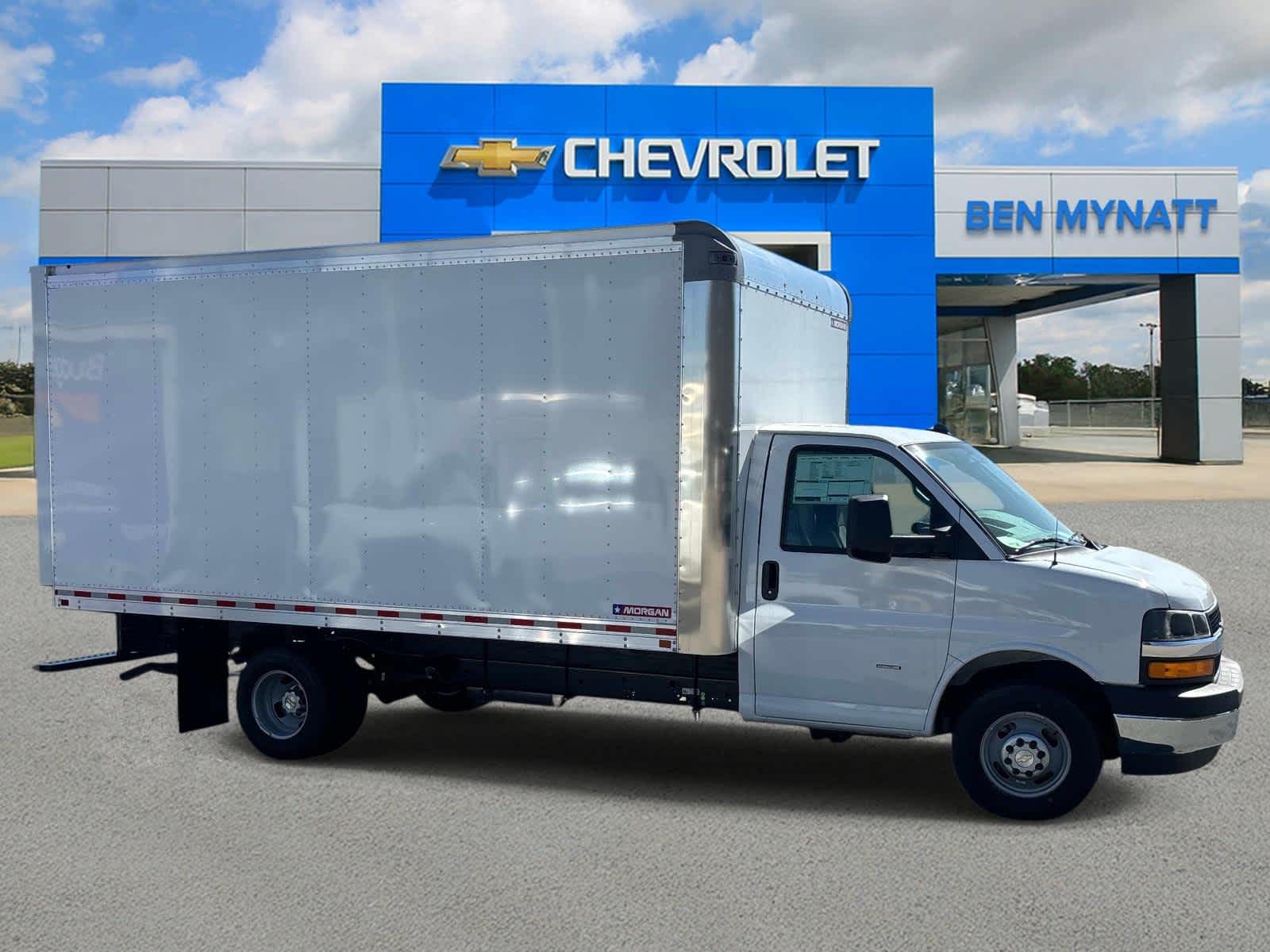 2025 Chevrolet Express Cutaway 3500 1WT