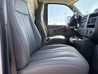 2025 Chevrolet Express Cutaway 3500 1WT