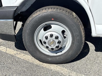 2025 Chevrolet Express Cutaway 3500 1WT