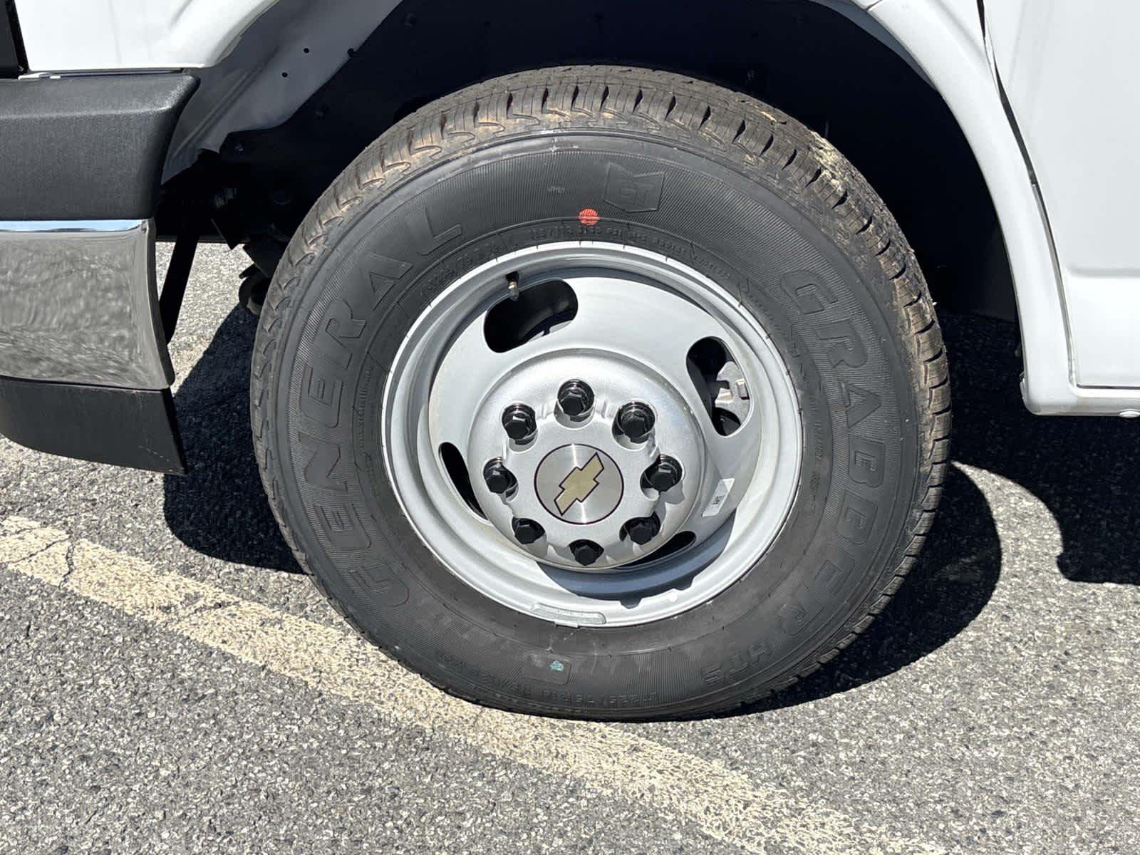 2025 Chevrolet Express Cutaway 3500 1WT