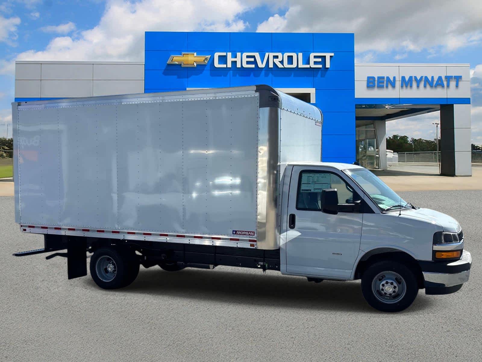 2026 Chevrolet Express Cutaway 3500 1WT
