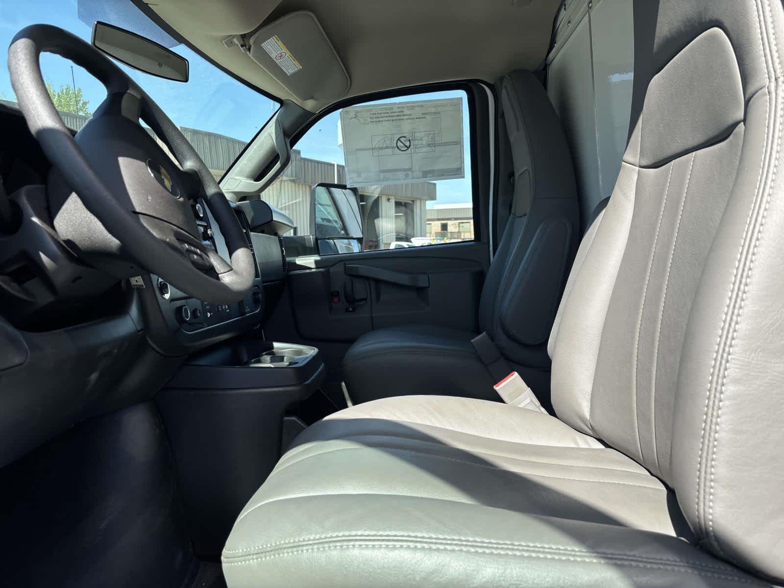 2026 Chevrolet Express Cutaway 3500 1WT