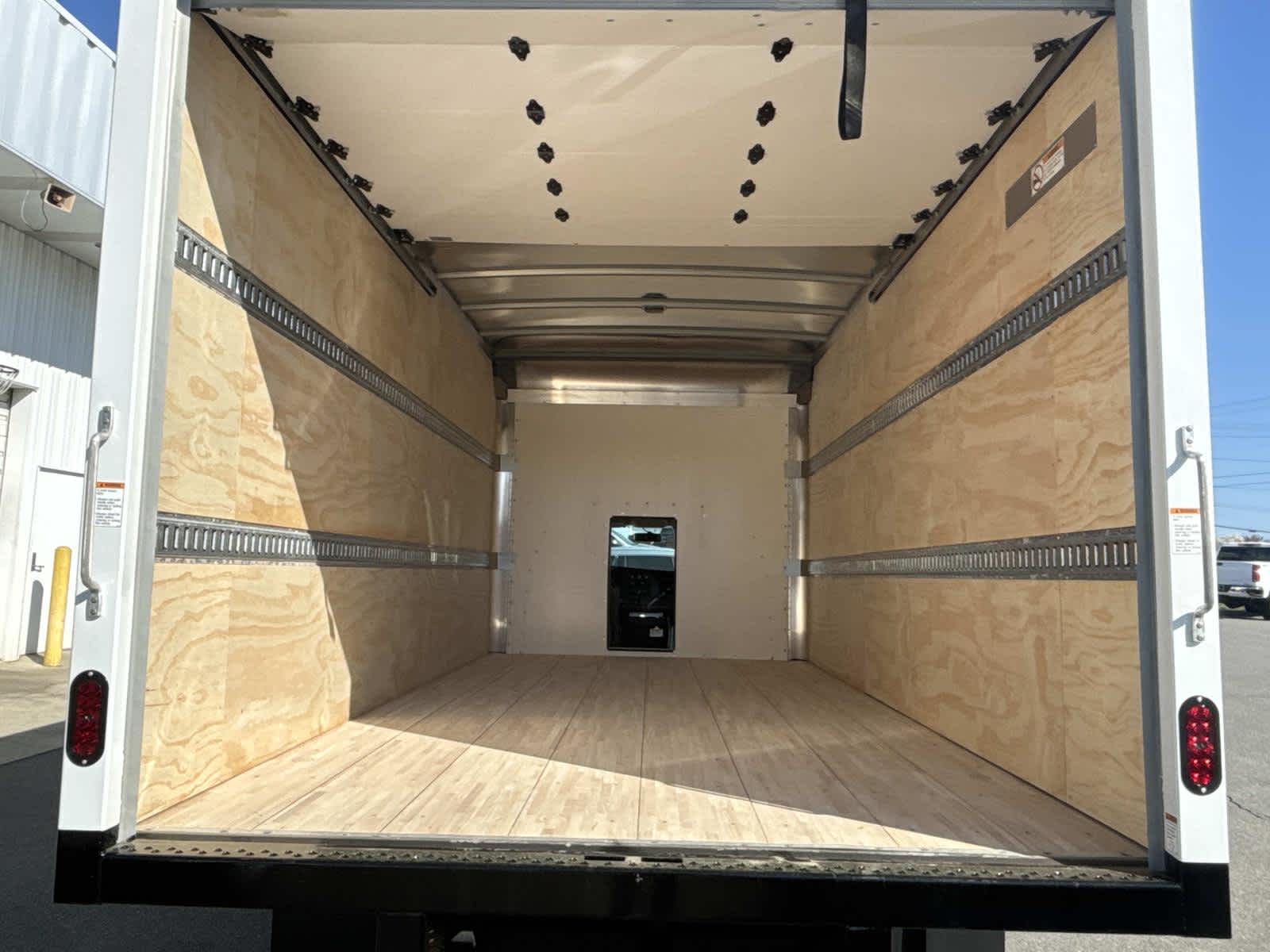 2026 Chevrolet Express Cutaway 3500 1WT