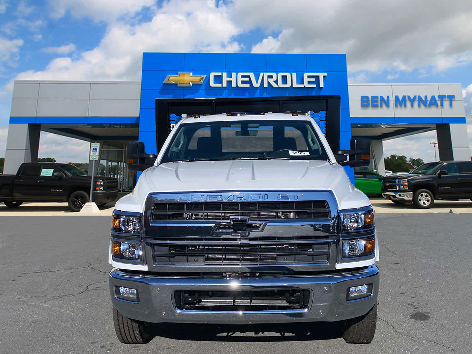 2023 Chevrolet Silverado 5500 HD Work Truck