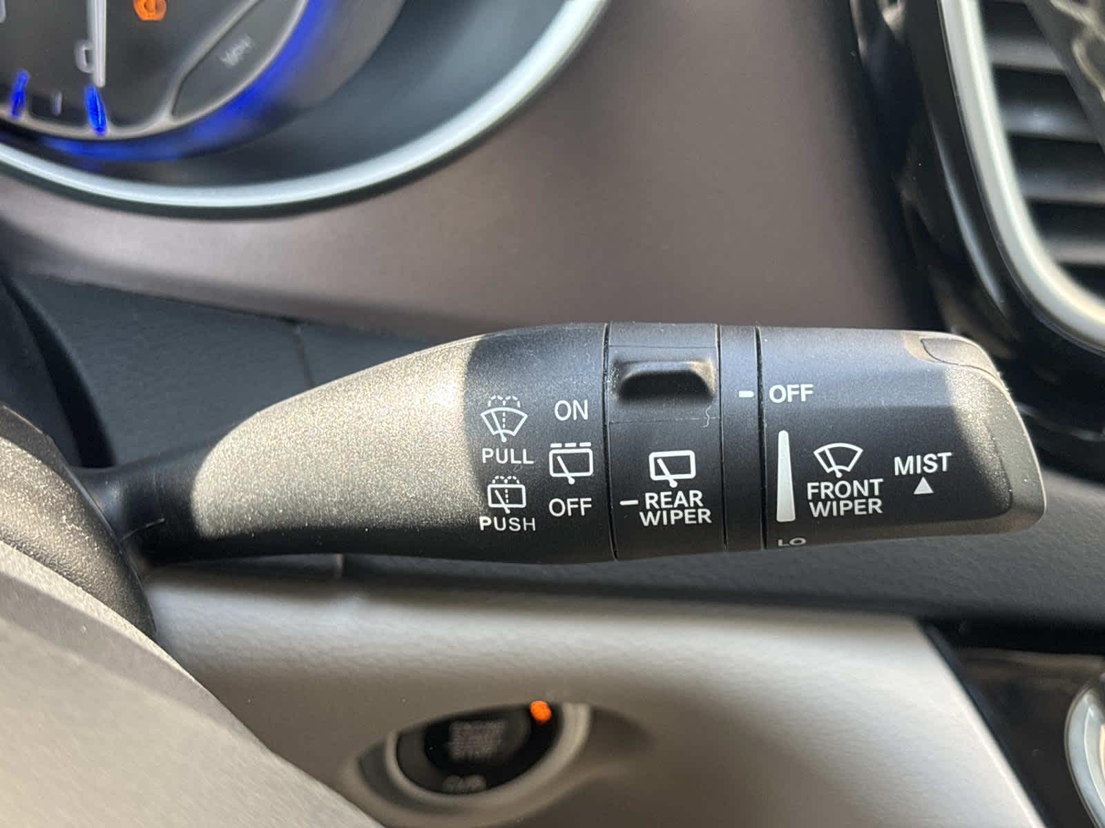 2023 Chrysler Voyager LX