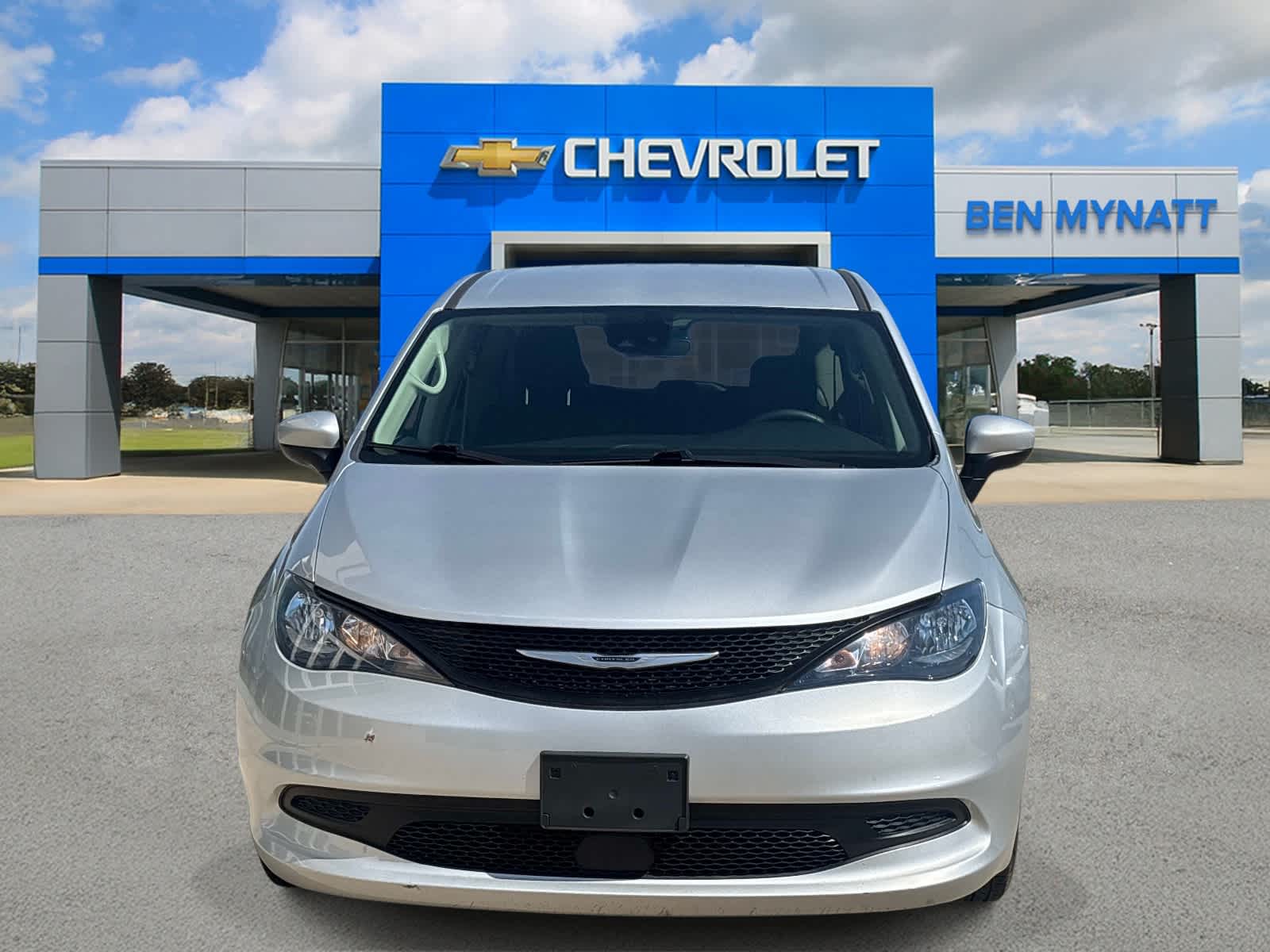 2023 Chrysler Voyager LX