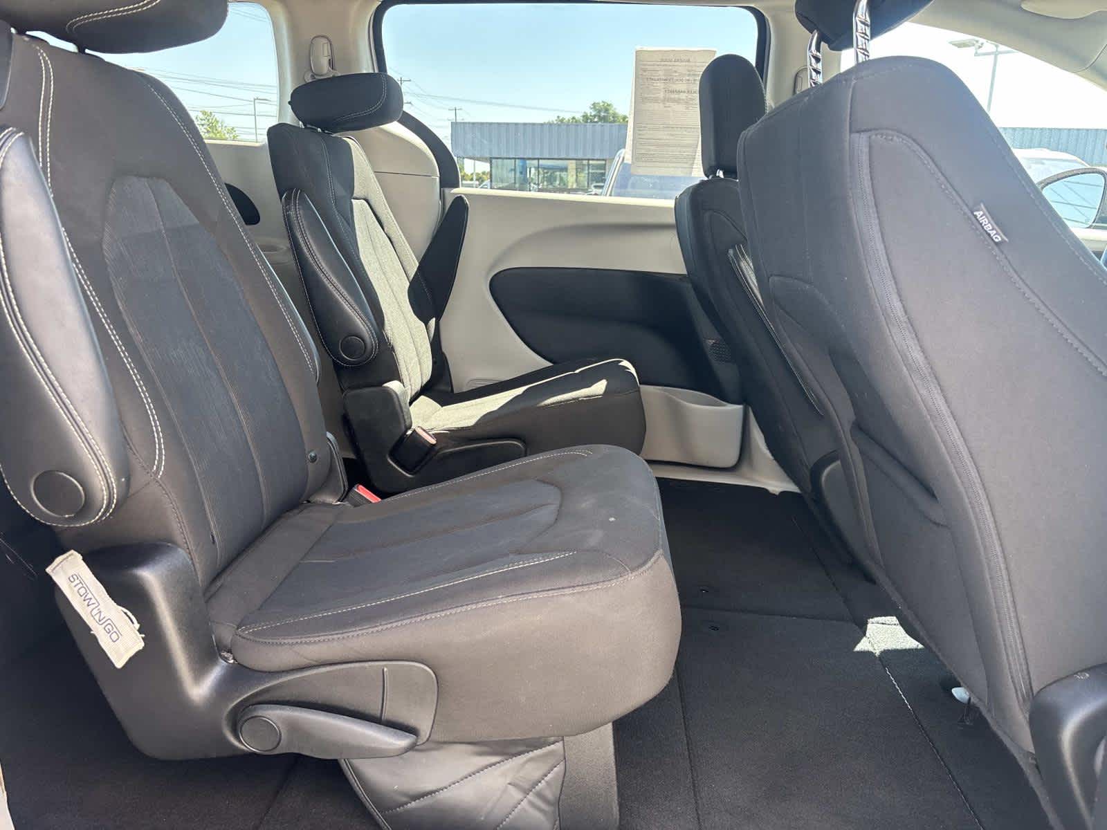 2023 Chrysler Voyager LX