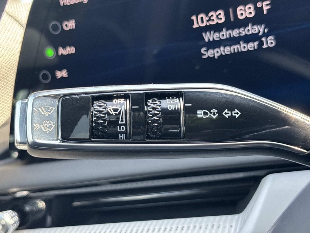 2026 Cadillac OPTIQ Premium Luxury