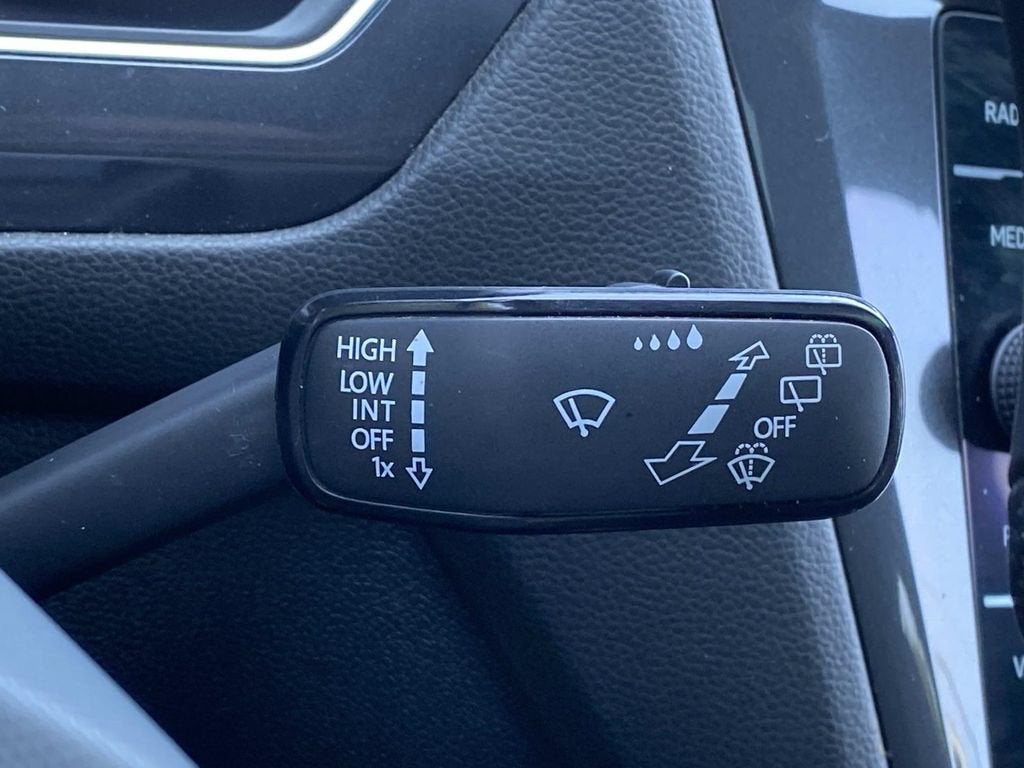 2022 Volkswagen Tiguan SEL R-Line