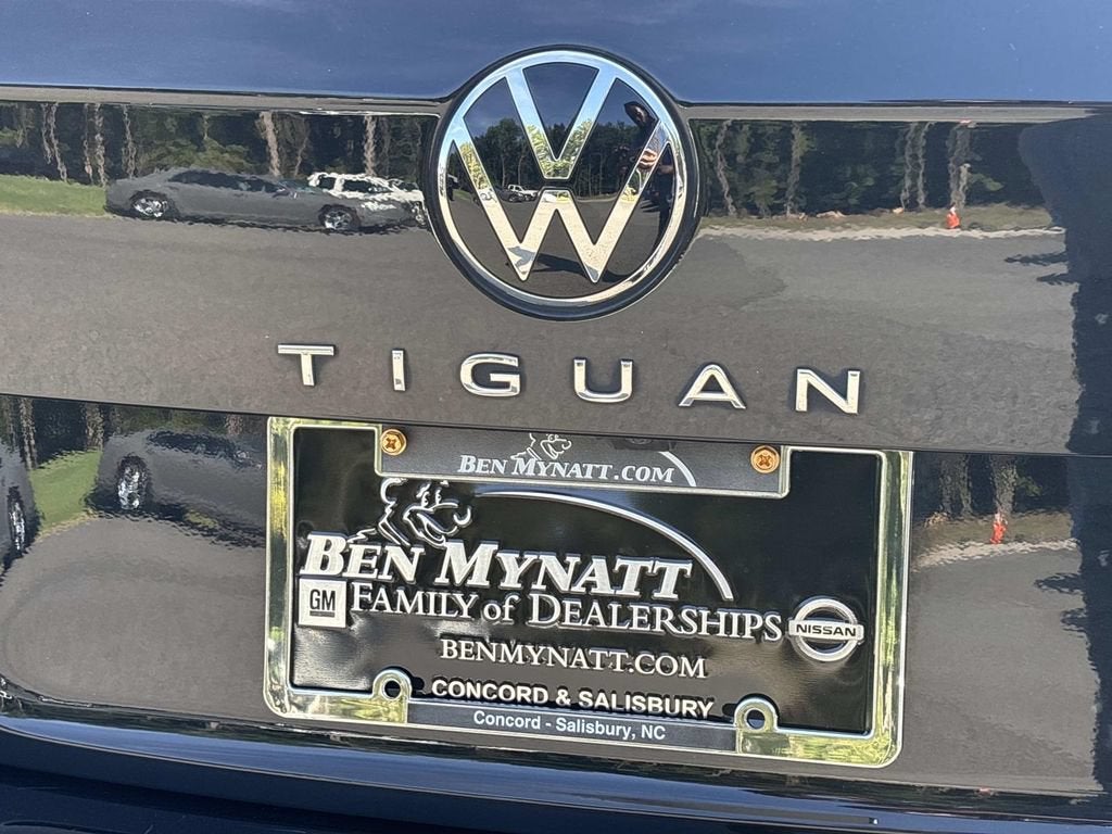 2022 Volkswagen Tiguan SE R-Line Black