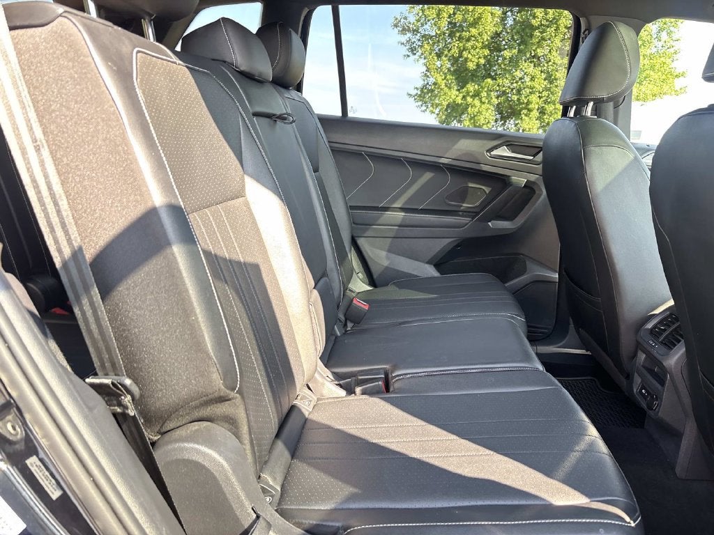 2022 Volkswagen Tiguan SE R-Line Black