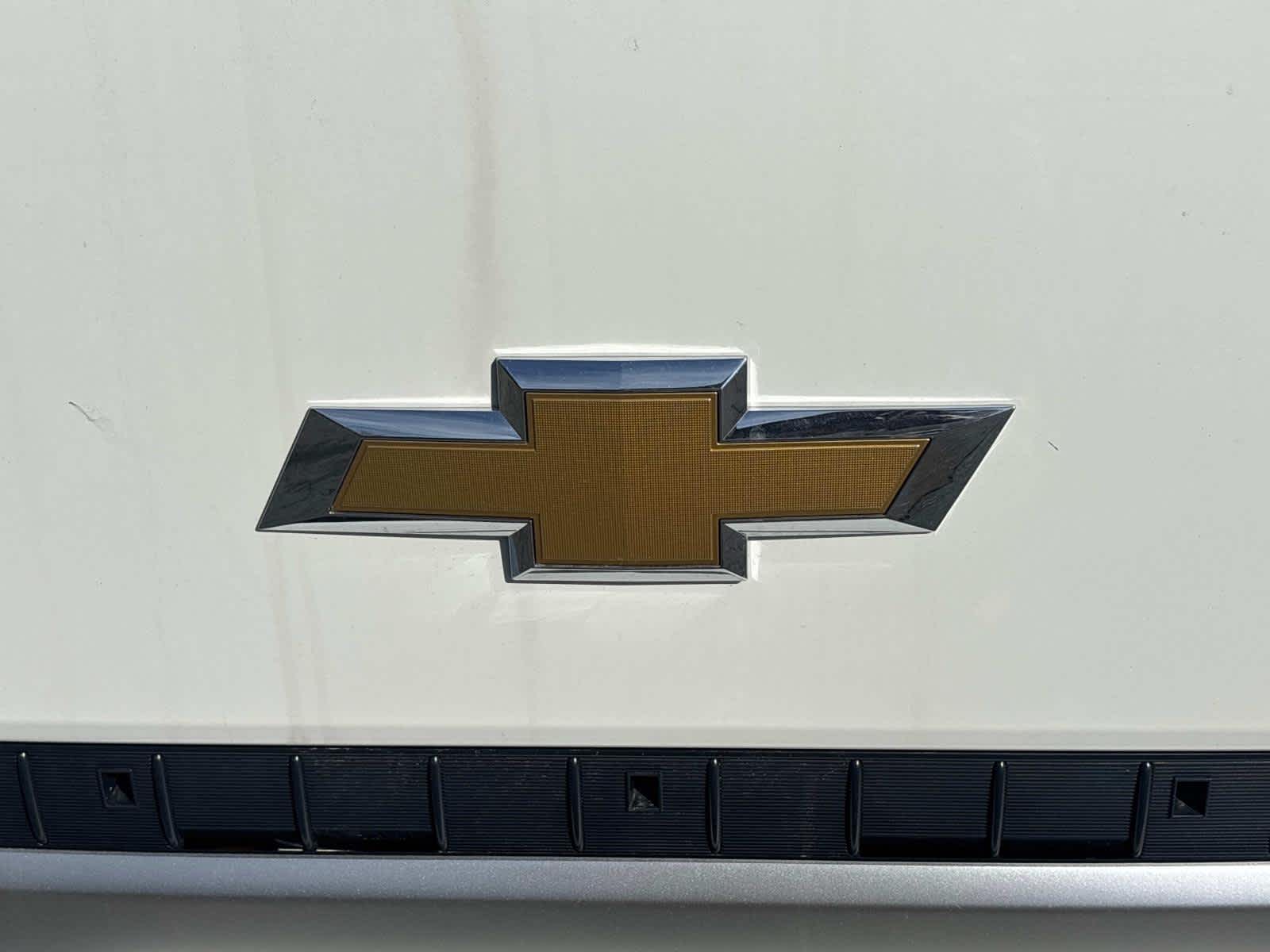 2025 Chevrolet Low Cab Forward 3500 Base