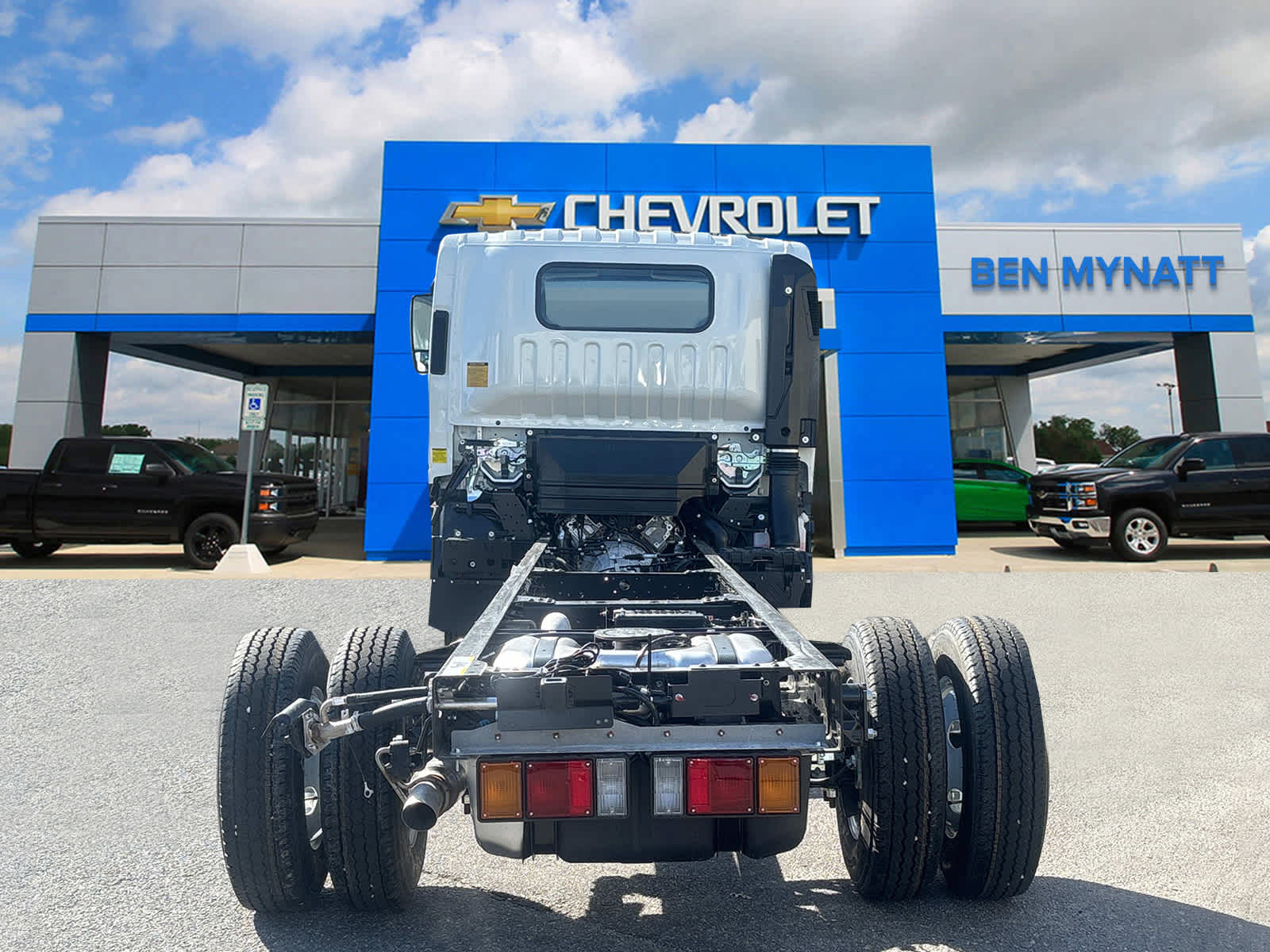 2025 Chevrolet Low Cab Forward 3500 1WT