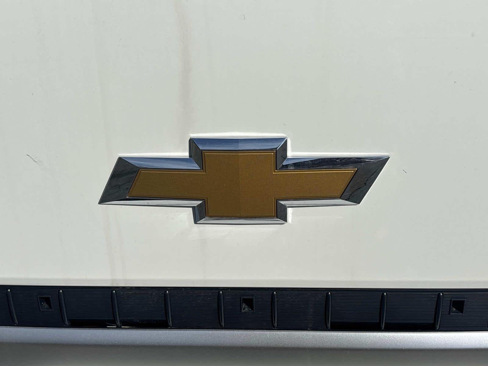 2025 Chevrolet Low Cab Forward 3500 Base