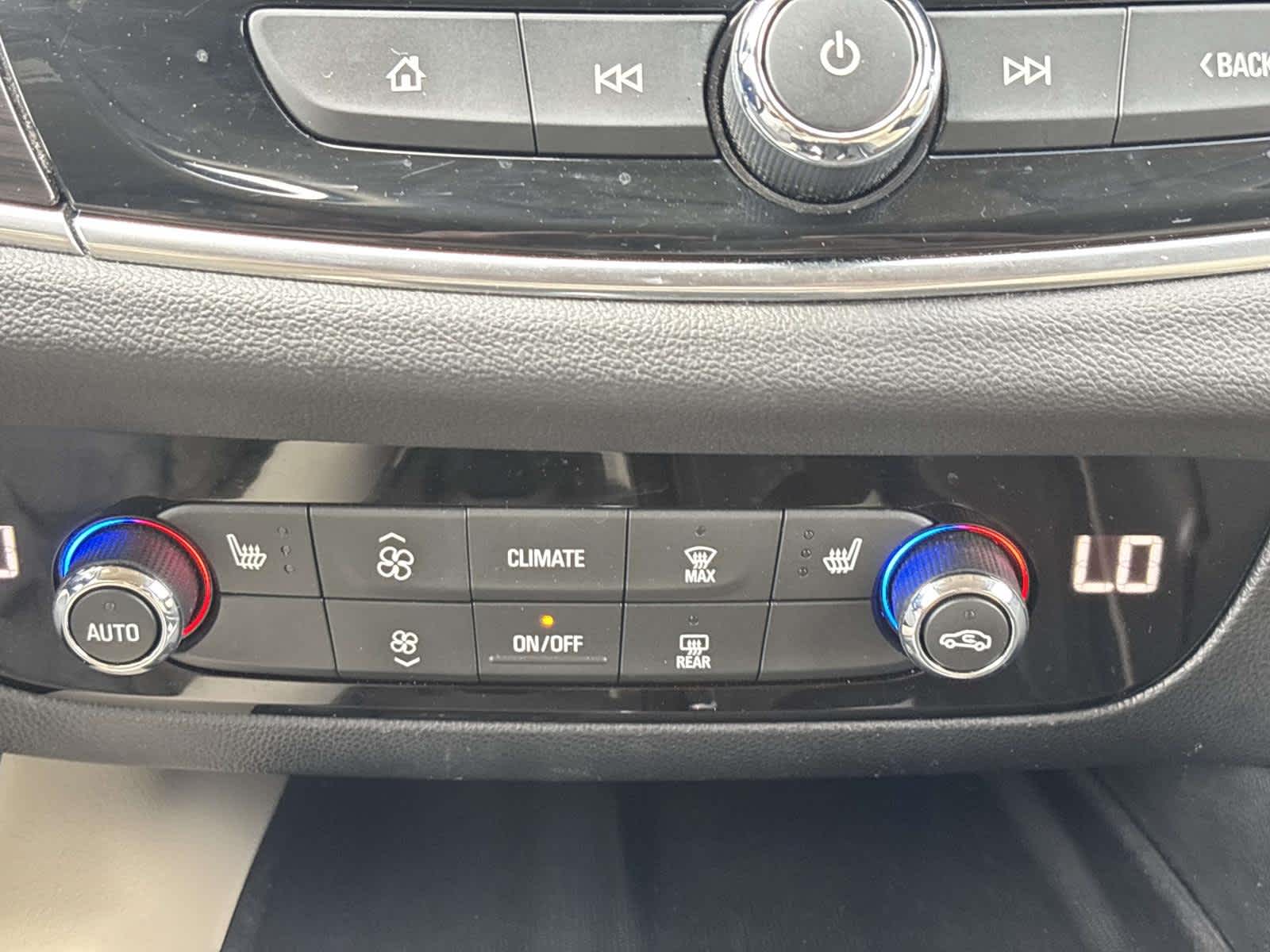 2020 Buick Enclave Essence
