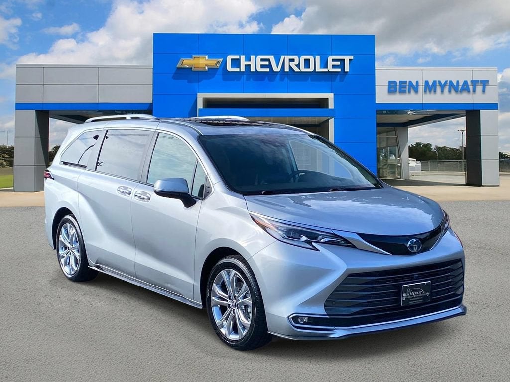 2022 Toyota Sienna Platinum