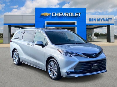 2022 Toyota Sienna Platinum