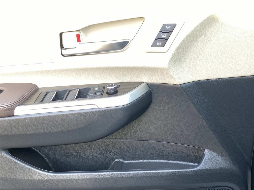 2022 Toyota Sienna Platinum