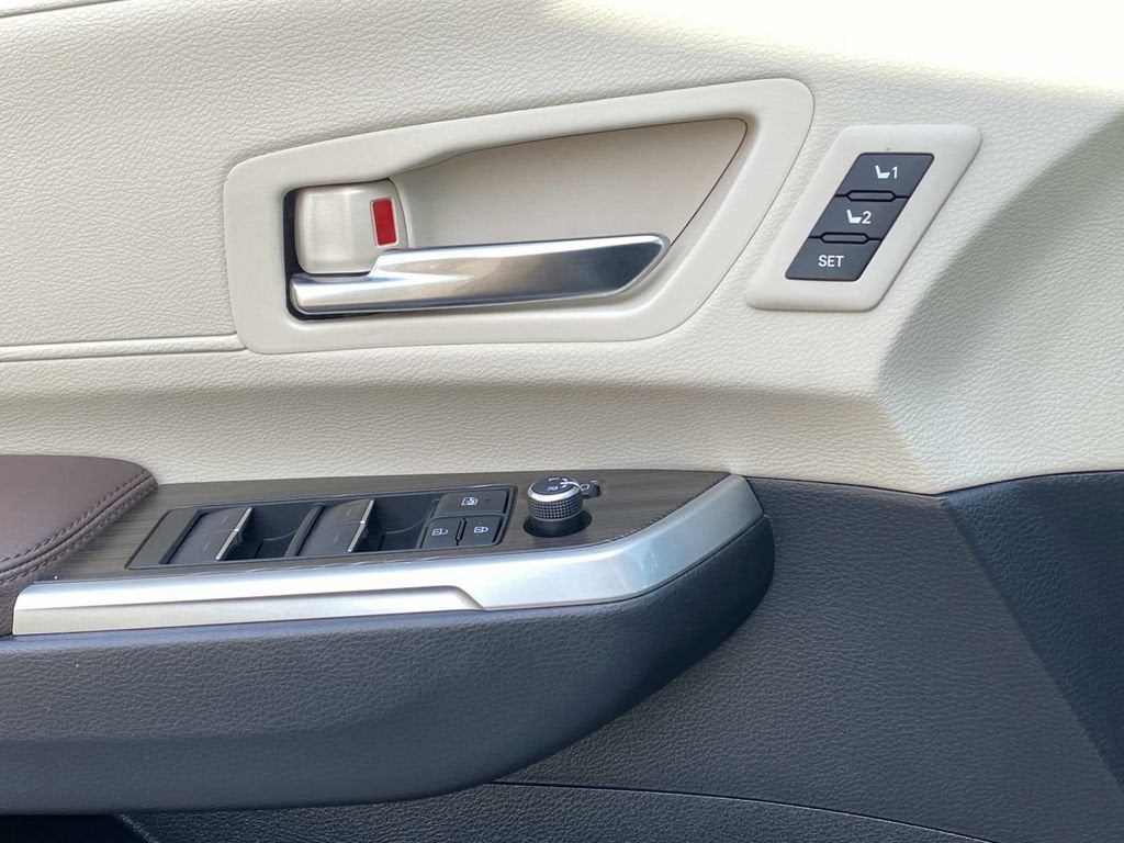 2022 Toyota Sienna Platinum