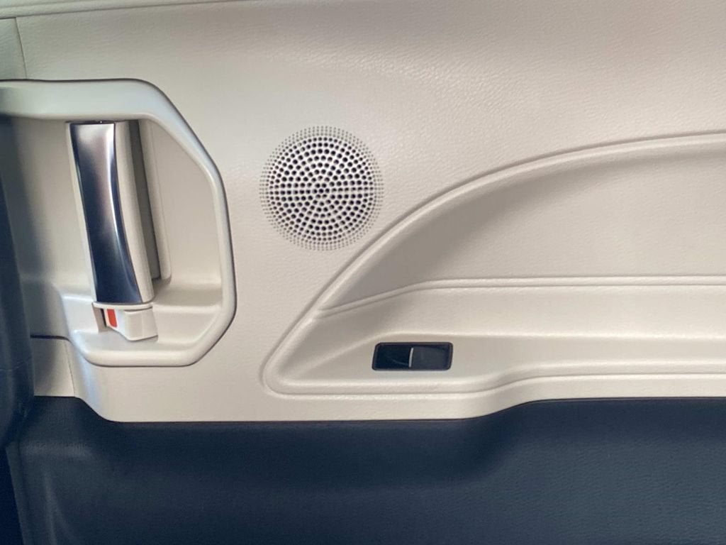 2022 Toyota Sienna Platinum