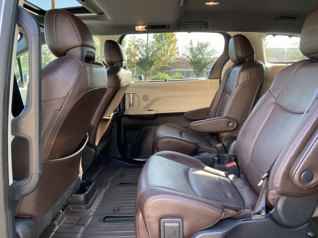 2022 Toyota Sienna Platinum