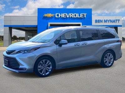 2022 Toyota Sienna Platinum