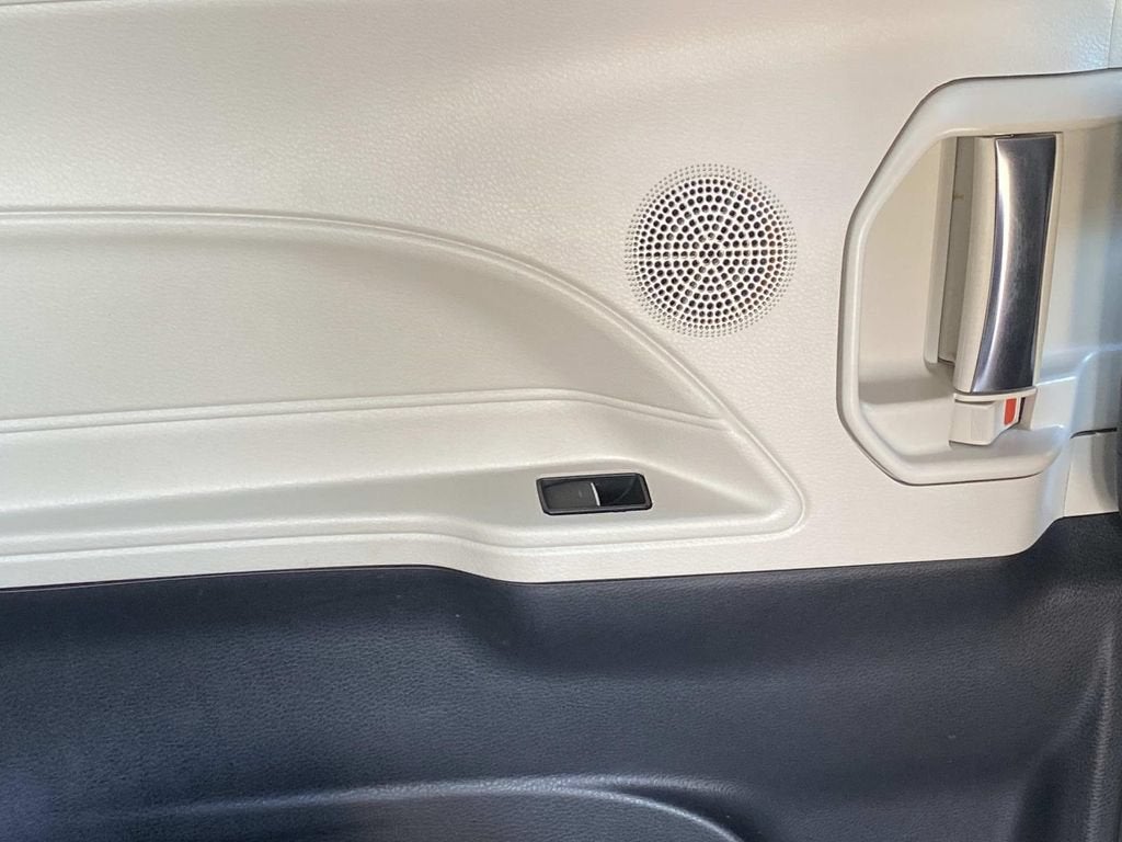 2022 Toyota Sienna Platinum