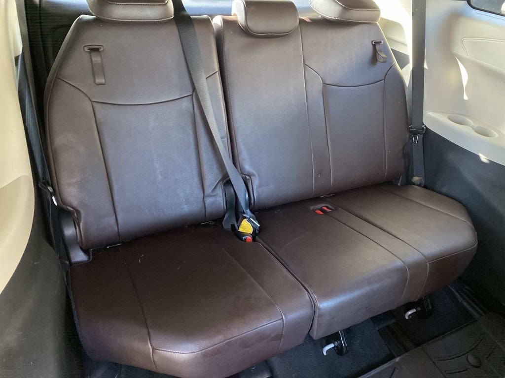 2022 Toyota Sienna Platinum