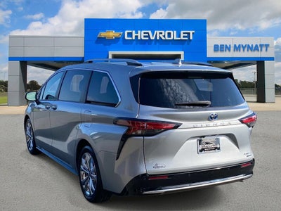 2022 Toyota Sienna Platinum
