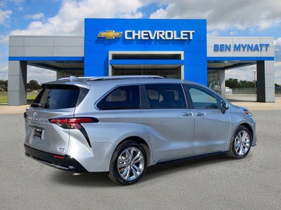 2022 Toyota Sienna Platinum