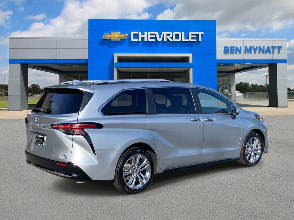 2022 Toyota Sienna Platinum